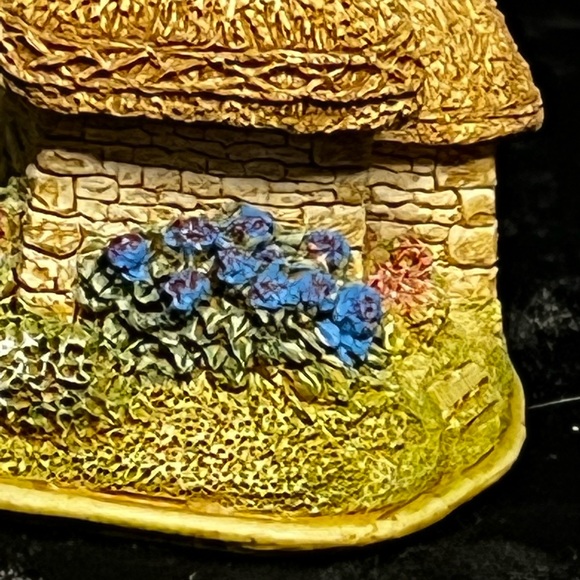 Lilliput Lane -Tuppenny Bun - England Collection - Picture 11 of 12